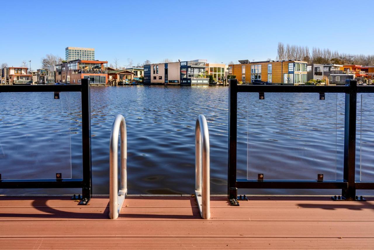 Houseboat Studio With Canalview And Free Bikes Amsterdam Eksteriør billede